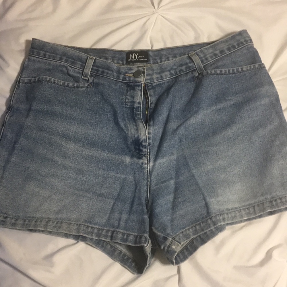 New York and company shorts